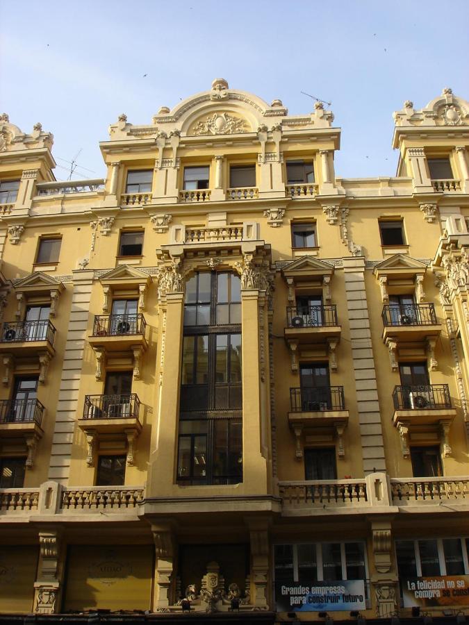 Hostal Avenida Мадрид Екстериор снимка