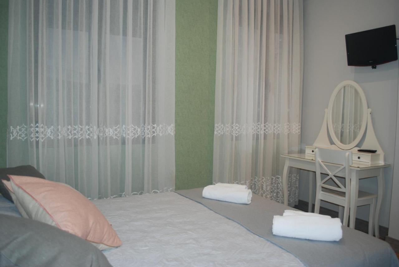 Hostal Avenida Мадрид Екстериор снимка