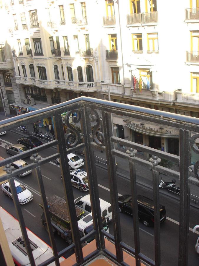 Hostal Avenida Мадрид Екстериор снимка
