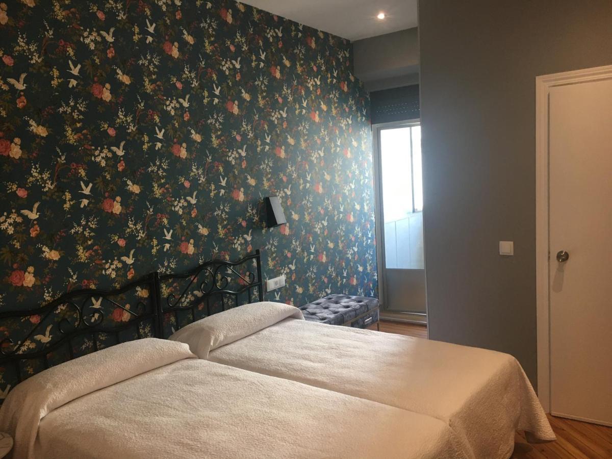 Hostal Avenida Мадрид Екстериор снимка