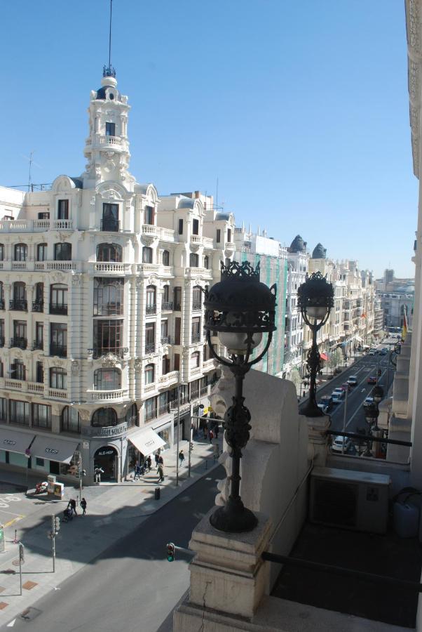 Hostal Avenida Мадрид Екстериор снимка