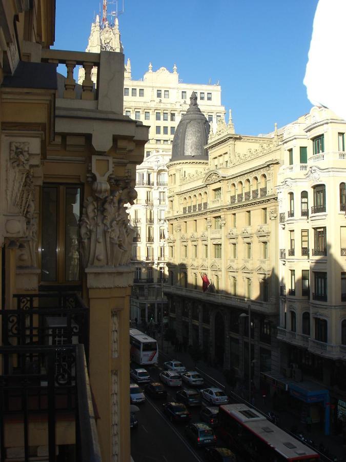 Hostal Avenida Мадрид Екстериор снимка