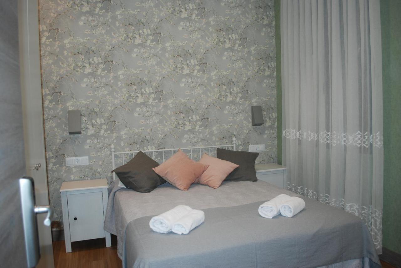 Hostal Avenida Мадрид Екстериор снимка