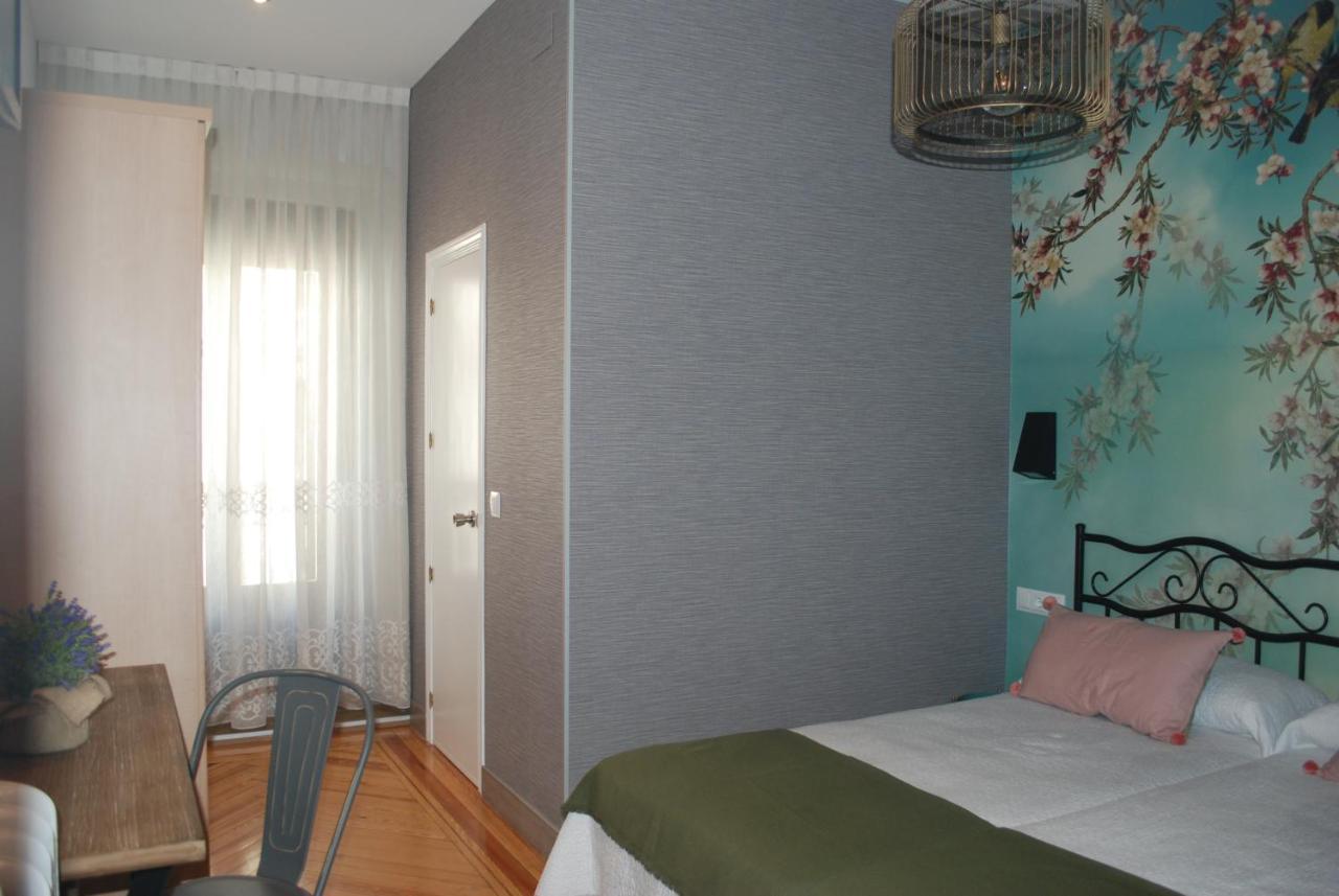 Hostal Avenida Мадрид Екстериор снимка