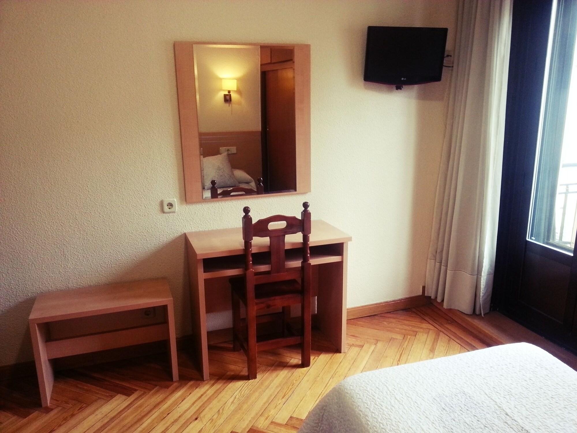 Hostal Avenida Мадрид Екстериор снимка
